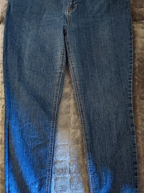 Old Navy Women’s Size 18 Skinny Jeans Medium Wash Blue Denim